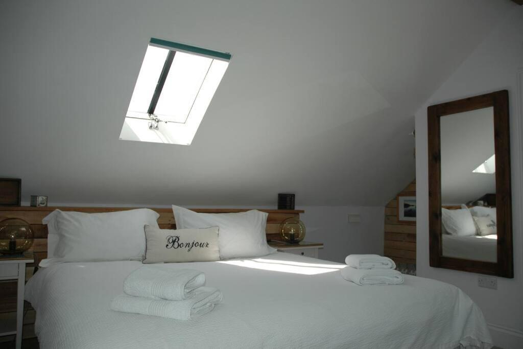 Cowslip Barn Annexe, Countryside Stay Near チチェスター エクステリア 写真