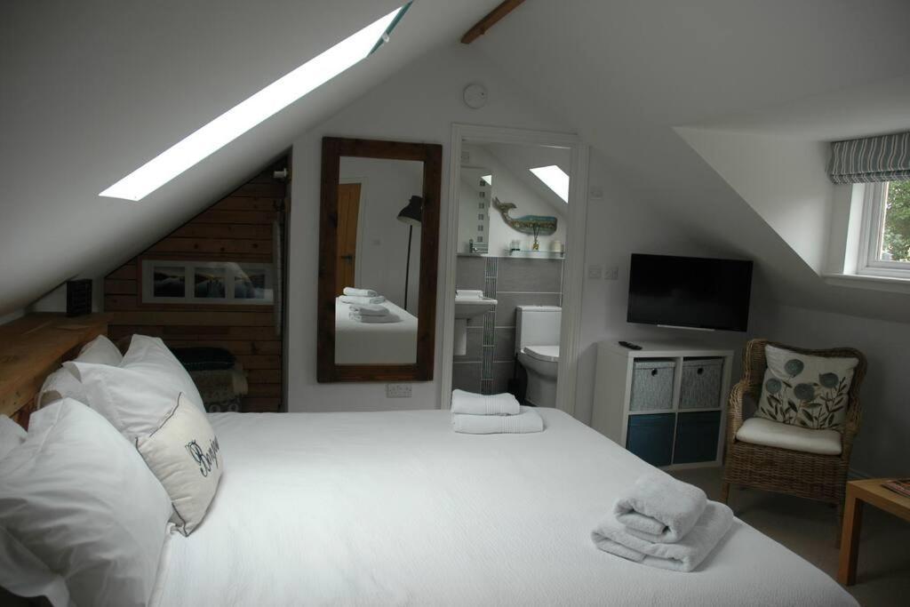 Cowslip Barn Annexe, Countryside Stay Near チチェスター エクステリア 写真
